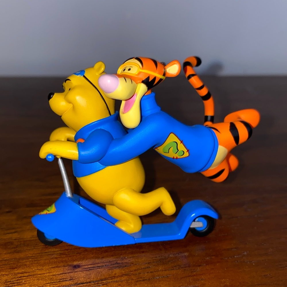 Hallmark Pooh and Tigger Ornament 2009
